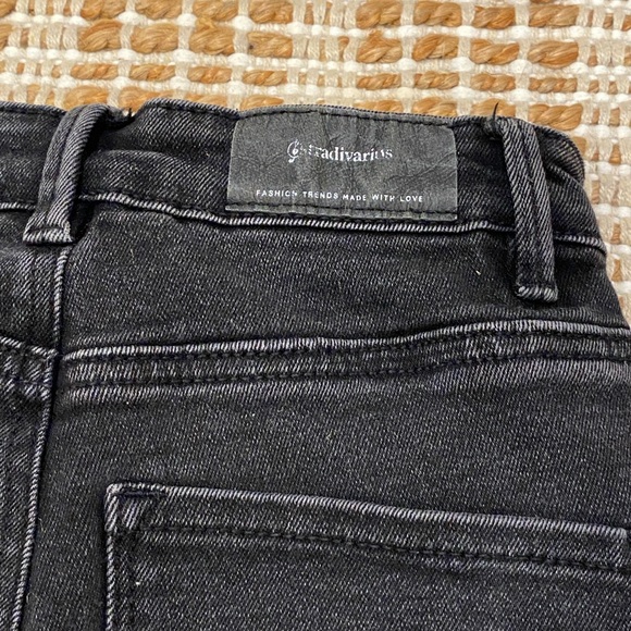 Stradivarius Super High Waisted Skinny Jean with Rip in Black - Picture 11 of 13
